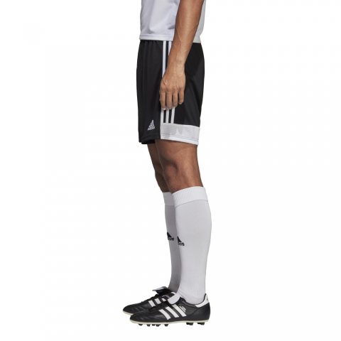 DP3246_APP_on-model_side_white