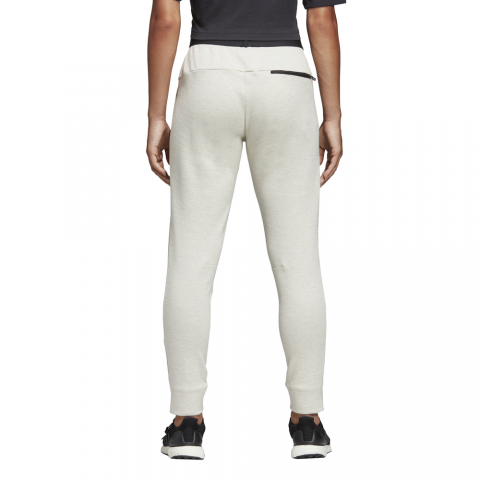 DP3903_APP_on-model_back_white