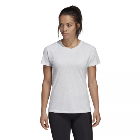 DP3914_APP_on-model_standard_white