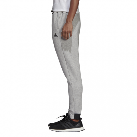DP5173_APP_on-model_side_white
