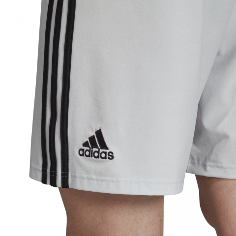 DP5372_APP_on-model_detail-1_white