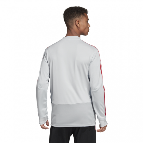 DP6825_APP_on-model_back_white