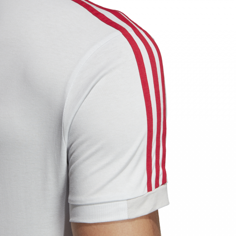 DP6827_APP_on-model_detail-3_white