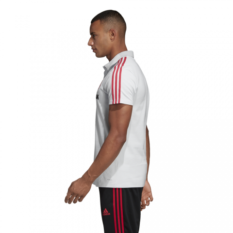 DP6828_APP_on-model_side_white