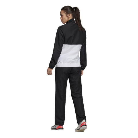 DP7453_APP_on-model_back_white