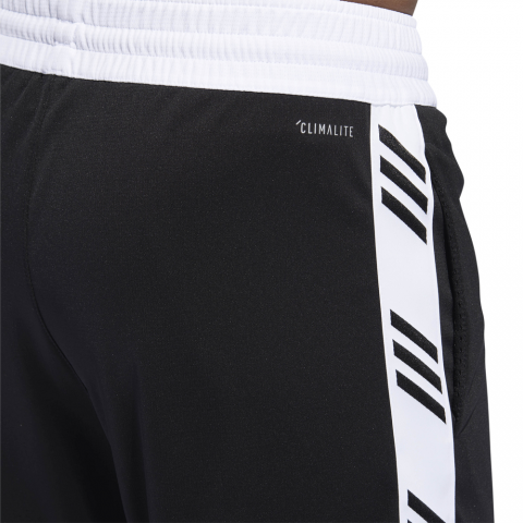 DQ0918_APP_on-model_detail-3_white