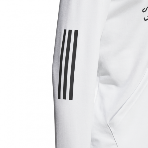 DQ1467_APP_on-model_detail-3_white