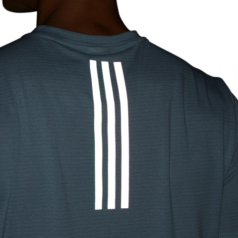 DQ1896_APP_on-model_detail-2_white