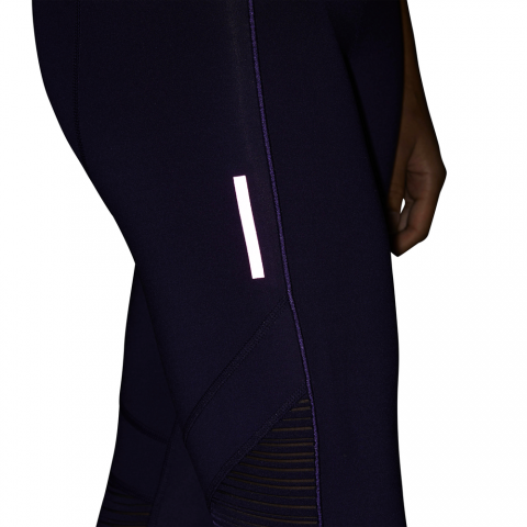 DQ1915_APP_on-model_detail-3_white