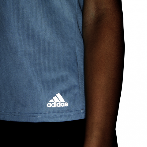 DQ2644_APP_on-model_detail-1_white