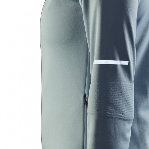 DQ2658_APP_on-model_detail-3_white