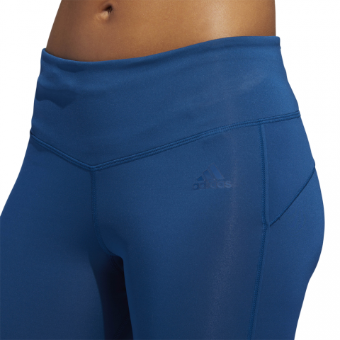DQ2715_APP_on-model_detail-1_white