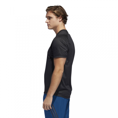DQ2836_APP_on-model_side_white
