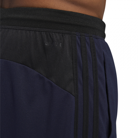 DQ2858_APP_on-model_detail-3_white