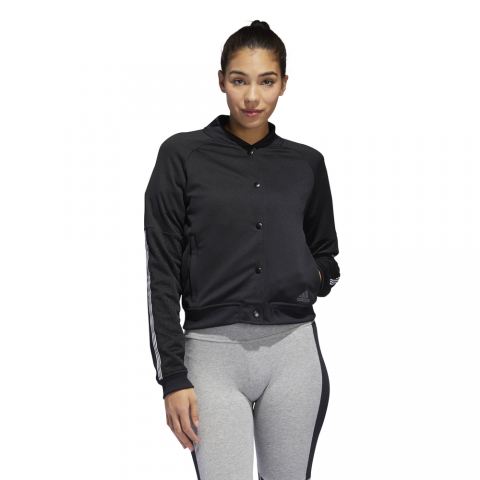 DQ2888_APP_on-model_standard_white