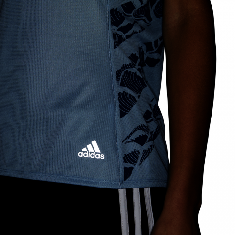 DQ2919_APP_on-model_detail-3_white