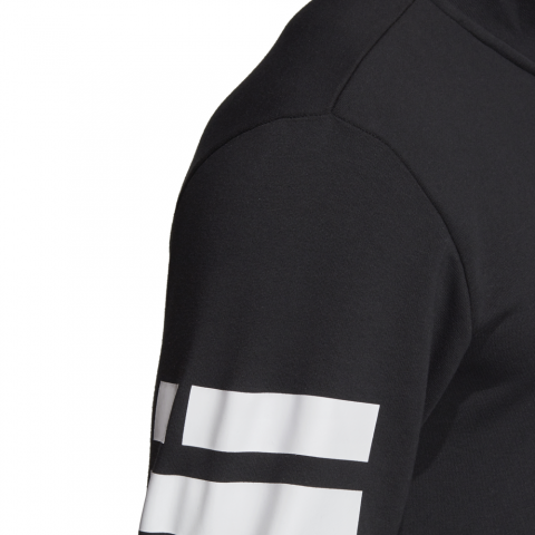 DQ3064_APP_on-model_detail-3_white