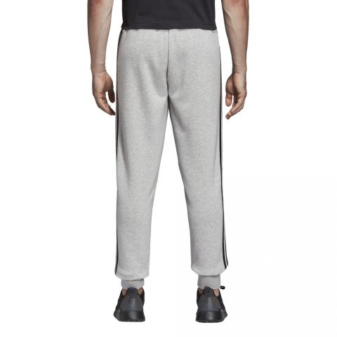 DQ3077_APP_on-model_back_white