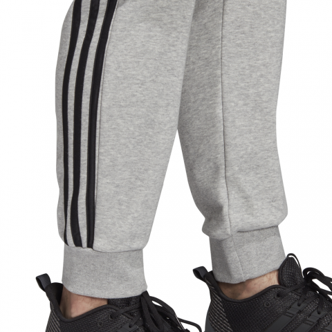 DQ3077_APP_on-model_detail-2_white