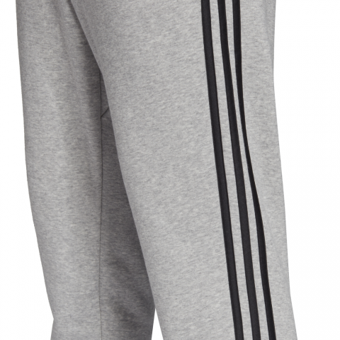 DQ3077_APP_on-model_detail-3_white
