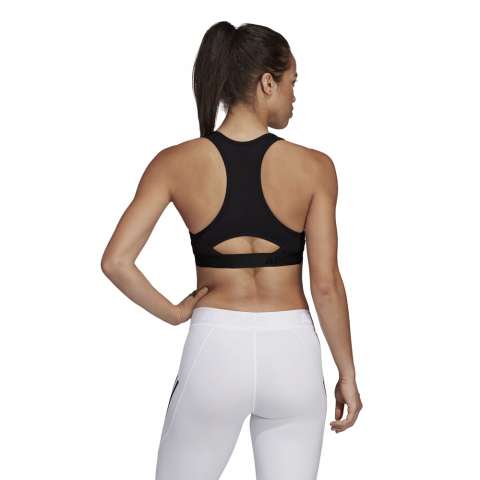 DQ3526_APP_on-model_back_white