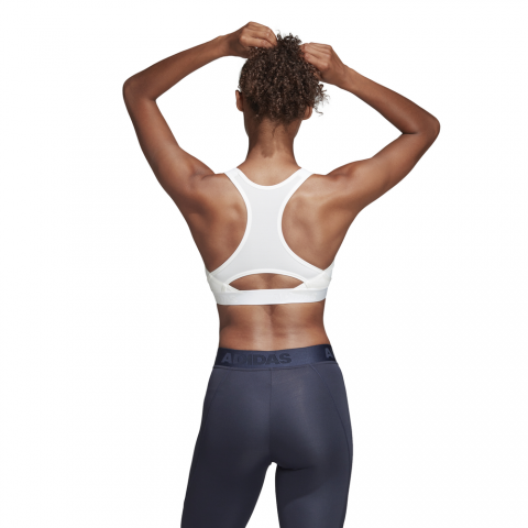 DQ3528_APP_on-model_back_white