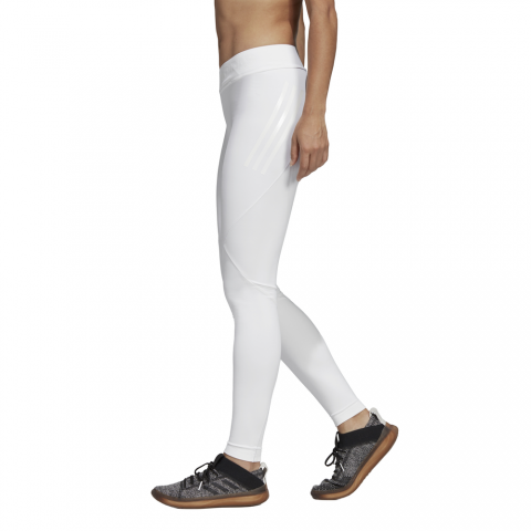 DQ3536_APP_on-model_side_white