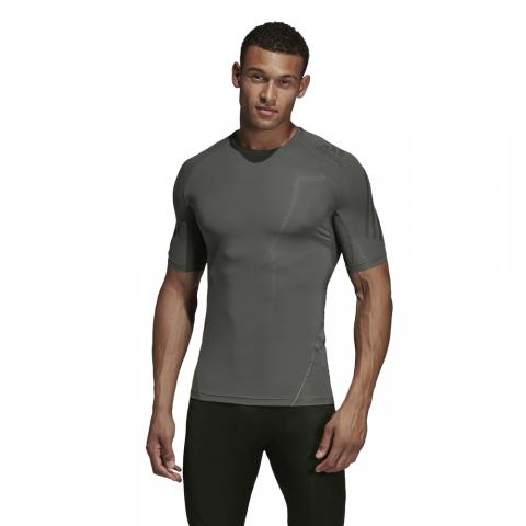DQ3564_APP_on-model_standard_white
