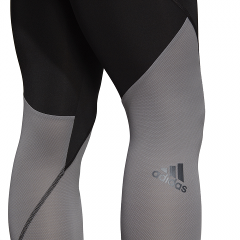 DS8703_APP_on-model_detail-2_white
