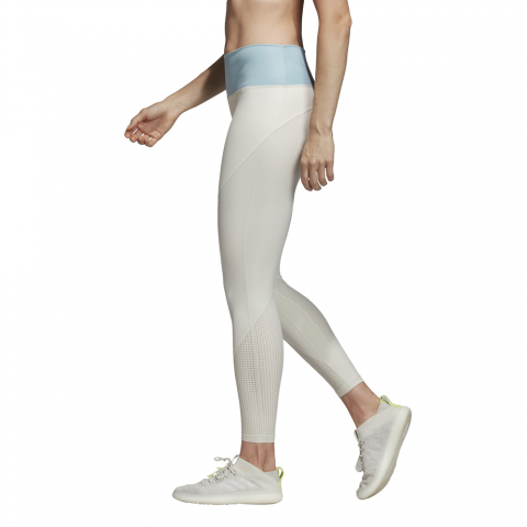 DS8709_APP_on-model_side_white