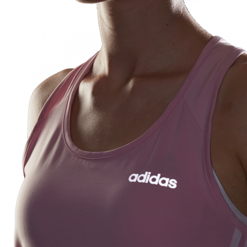 DS8716_APP_on-model_detail-3_white