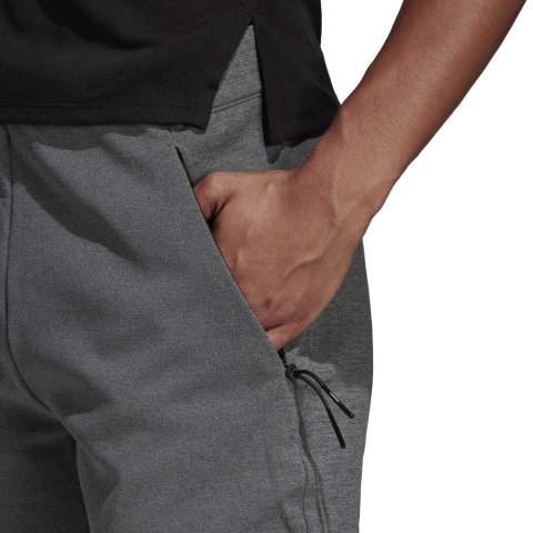 DS8728_APP_on-model_detail-1_white