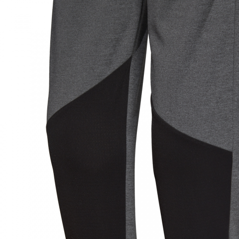DS8728_APP_on-model_detail-3_white