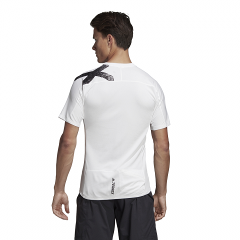 DS8761_APP_on-model_back_white
