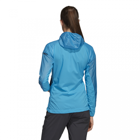 DS9310_APP_on-model_back_white