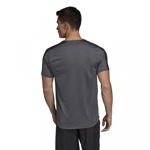 DT3044_APP_on-model_back_white