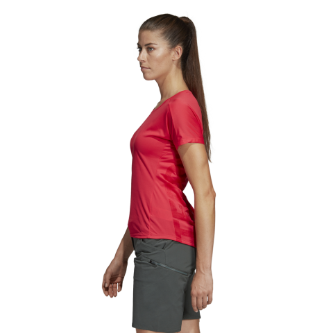 DT4198_APP_on-model_side_white