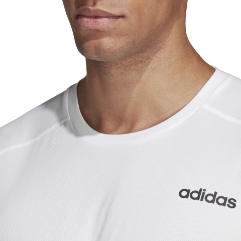 DT8694_APP_on-model_detail-1_white