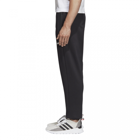 DT8996_APP_on-model_side_white