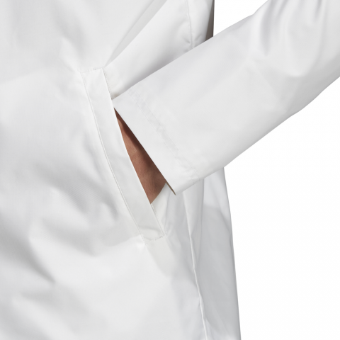 DT9851_APP_on-model_detail-2_white