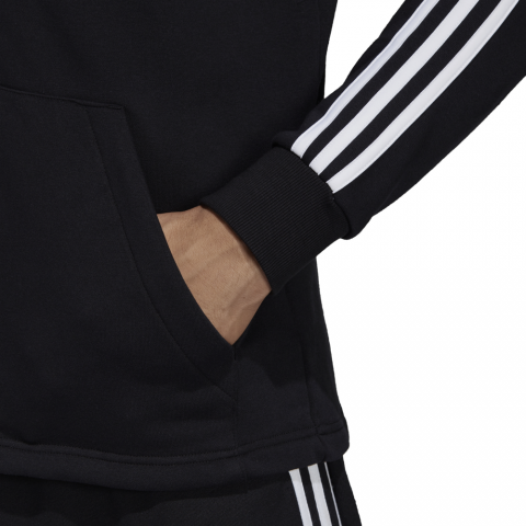 DT9896_APP_on-model_detail-2_white
