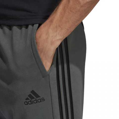 Pantalón Must Haves 3 bandas Tiro - DT9900 | ferrersport.com | Tienda  online de deportes