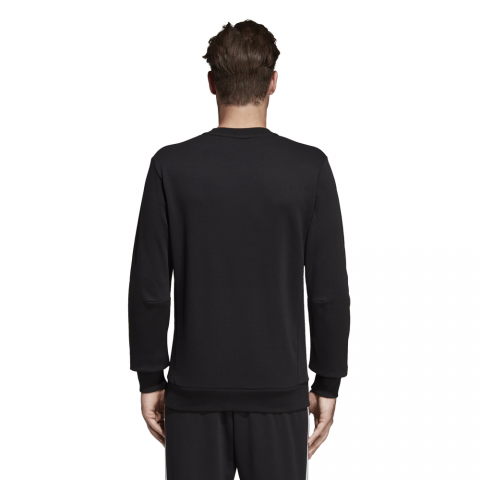 DT9941_APP_on-model_back_white