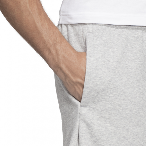 DT9957_APP_on-model_detail-1_white