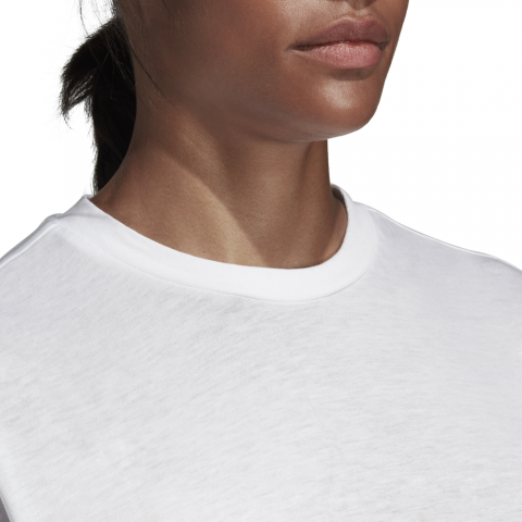 DU0011_APP_on-model_detail-2_white