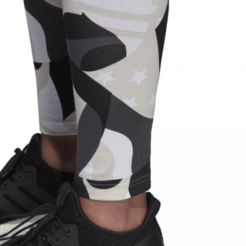 DU0226_APP_on-model_detail-3_white