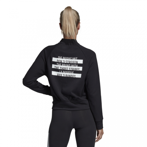 DU0232_APP_on-model_back_white