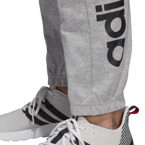 DU0399_APP_on-model_detail-2_white
