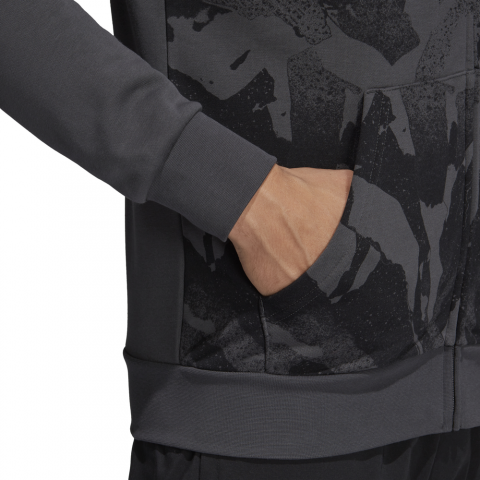 DU0426_APP_on-model_detail-2_white
