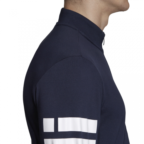 DU0431_APP_on-model_detail-3_white